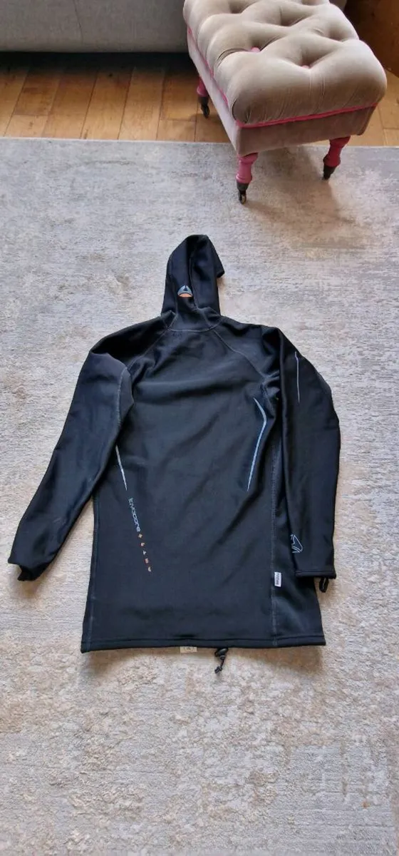 Lavacore hooded thermal top - Image 4