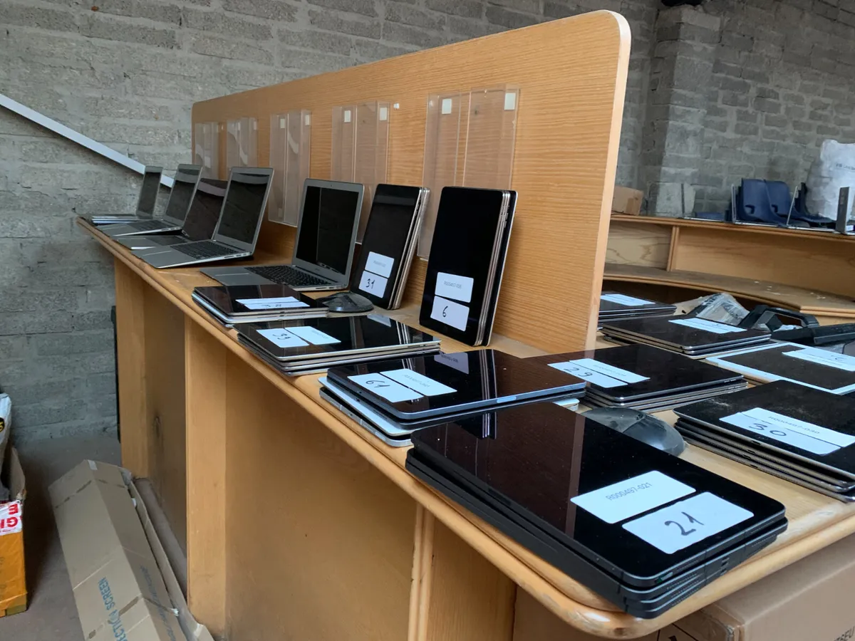 MASSIVE UNRESERVED APPLE IPAD AUCTION - NAAS - Image 3