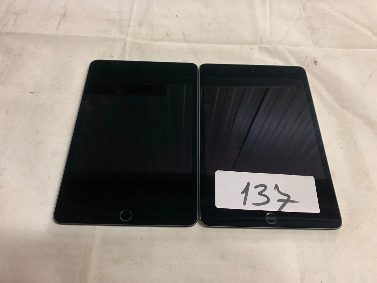 MASSIVE UNRESERVED APPLE IPAD AUCTION - NAAS - Image 4