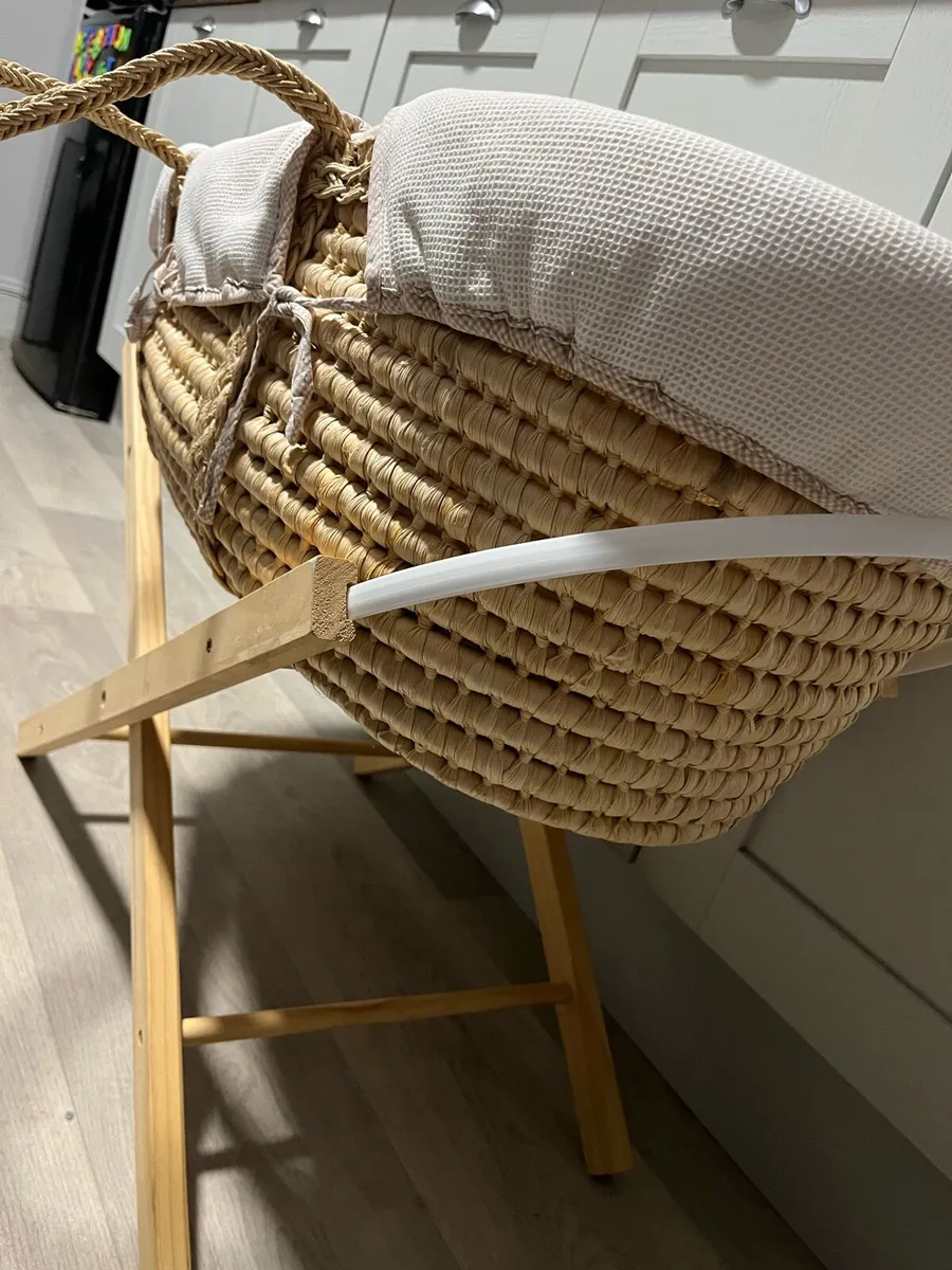 Moses basket and stand - Image 3