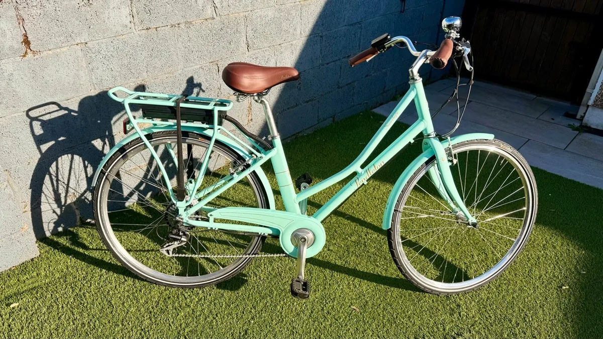 Two x Electric Hybrid bikes (as new) 17" + 19" - Image 2