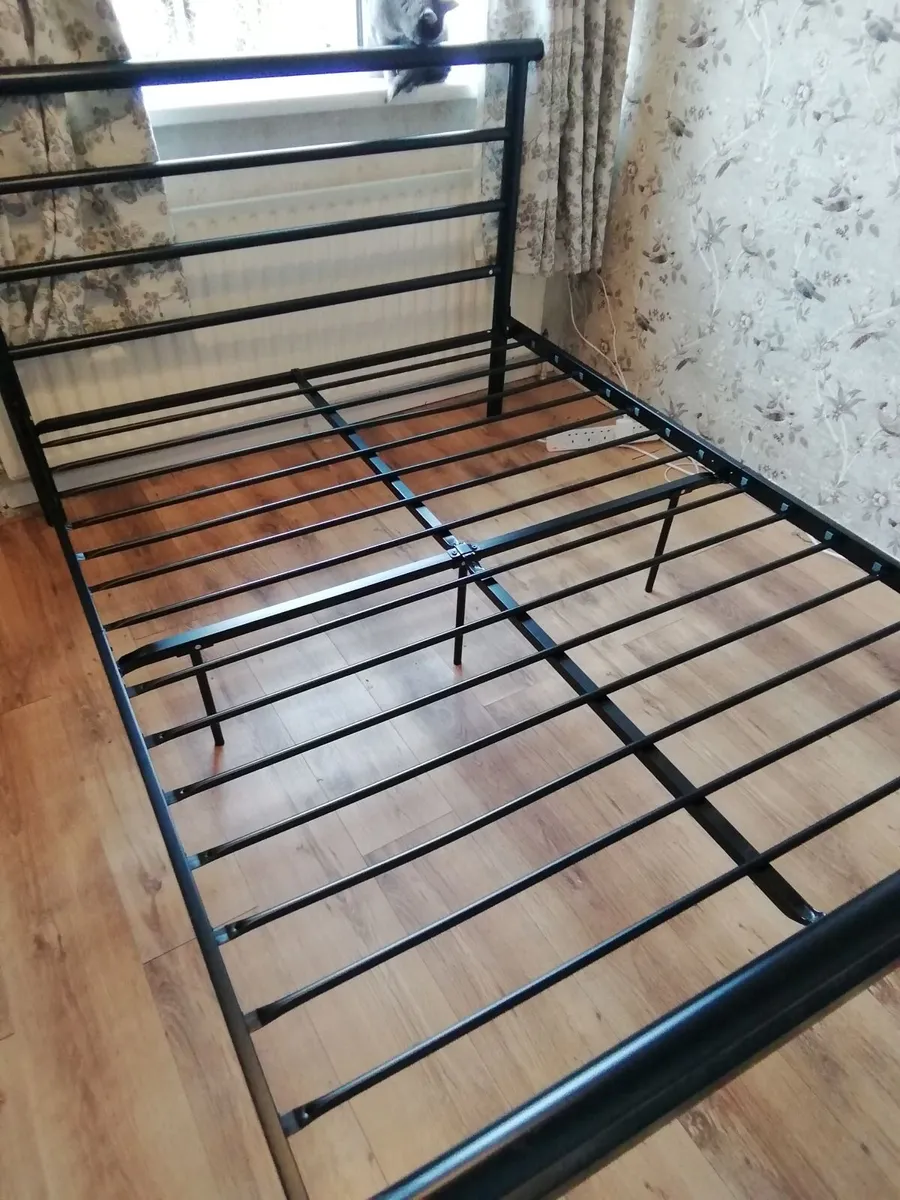 Black bed frame - Image 2