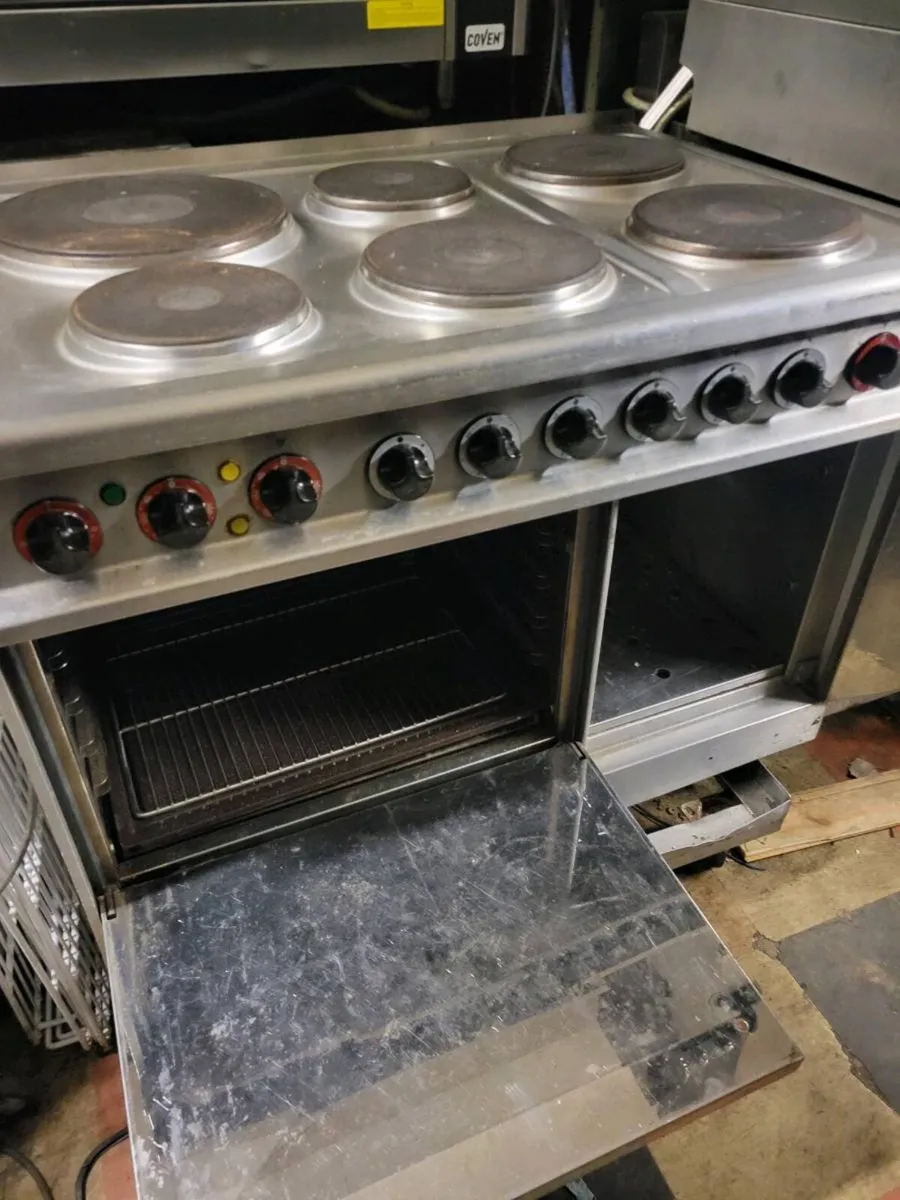 Cooker Electric Commercial 6 Hob - Image 4