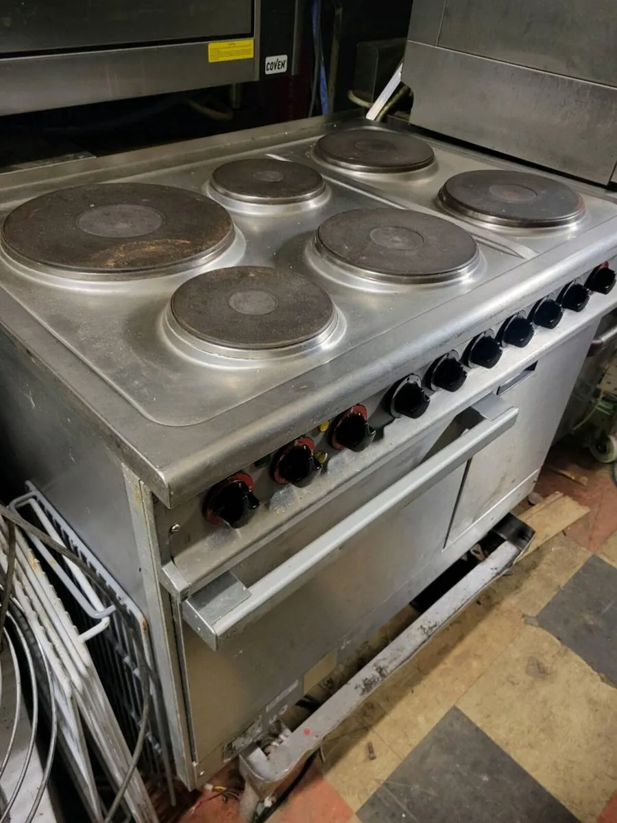 Cooker Electric Commercial 6 Hob - Image 1