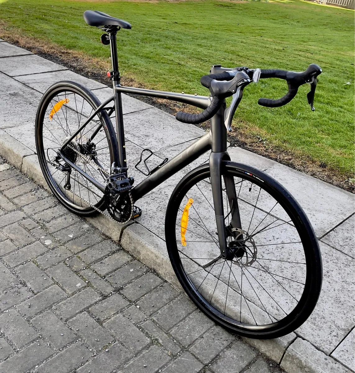 Trek Domane AL 2 - Size 58 (XL) - Like New! - Image 2