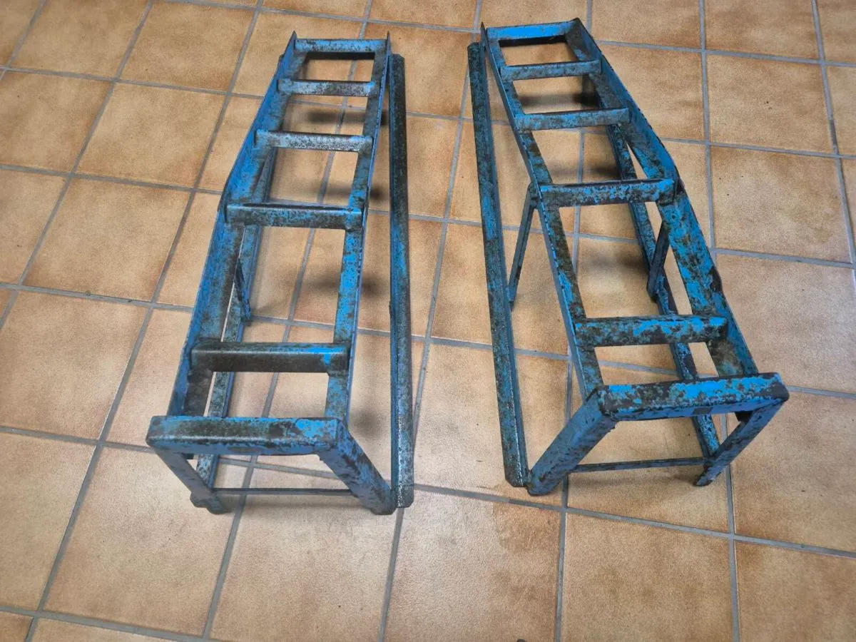 Car Ramps Bmw Wheel and new Aerial  Toyota Hilux - Image 2