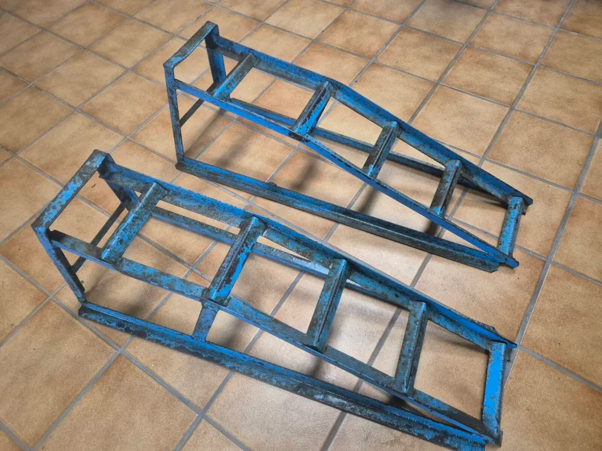 Car Ramps Bmw Wheel and new Aerial  Toyota Hilux - Image 3