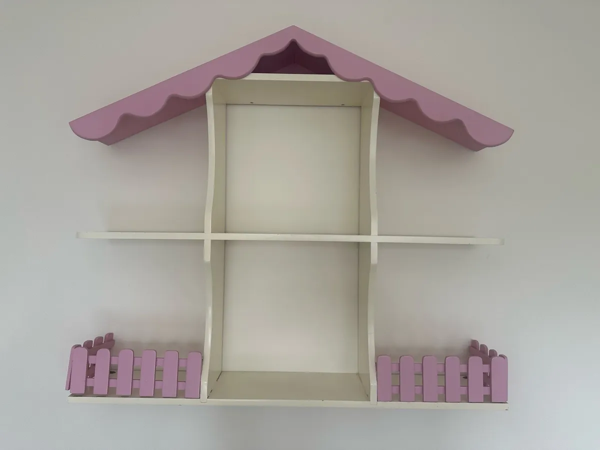 Dolls house style pink/ecru display shelf - Image 1