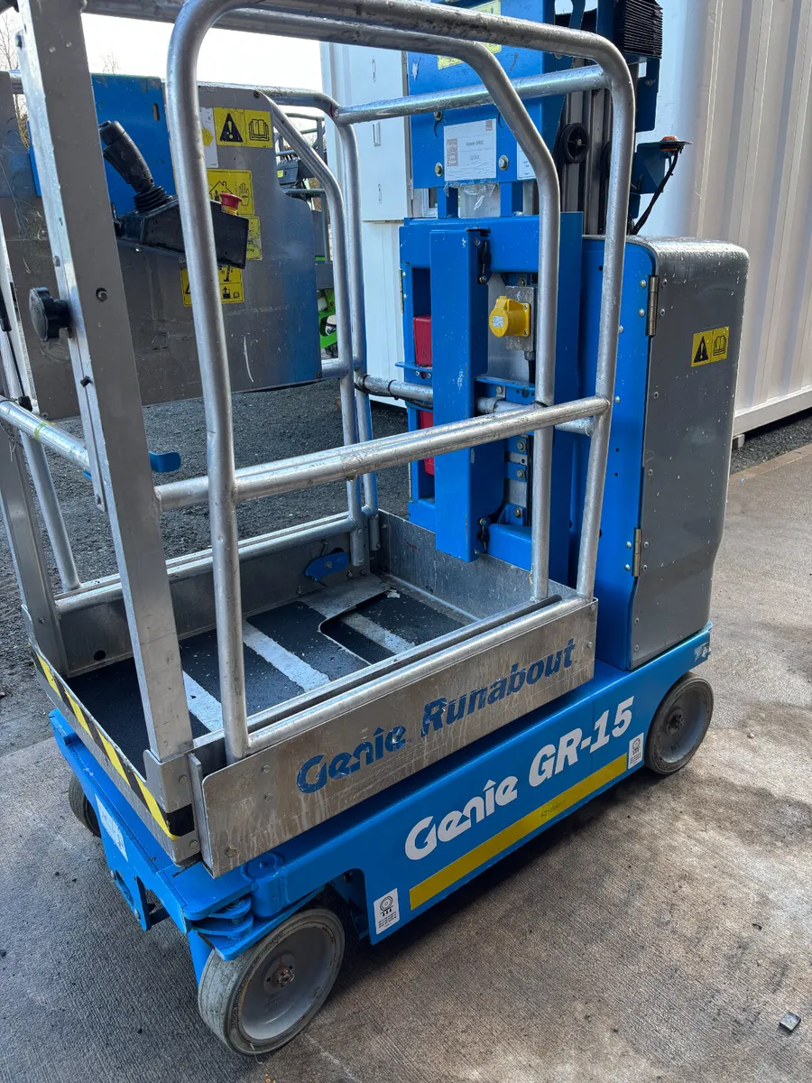 2018 Genie GR-15 Runabout Personnel Lift - Image 3