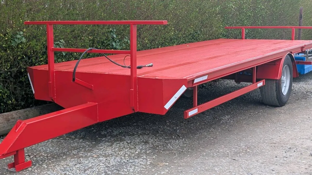 22 ft flat/ bale trailer - Image 1