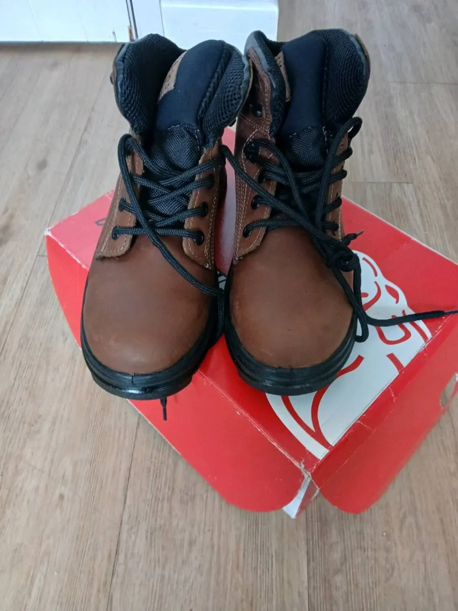 Safety Boots - Image 2