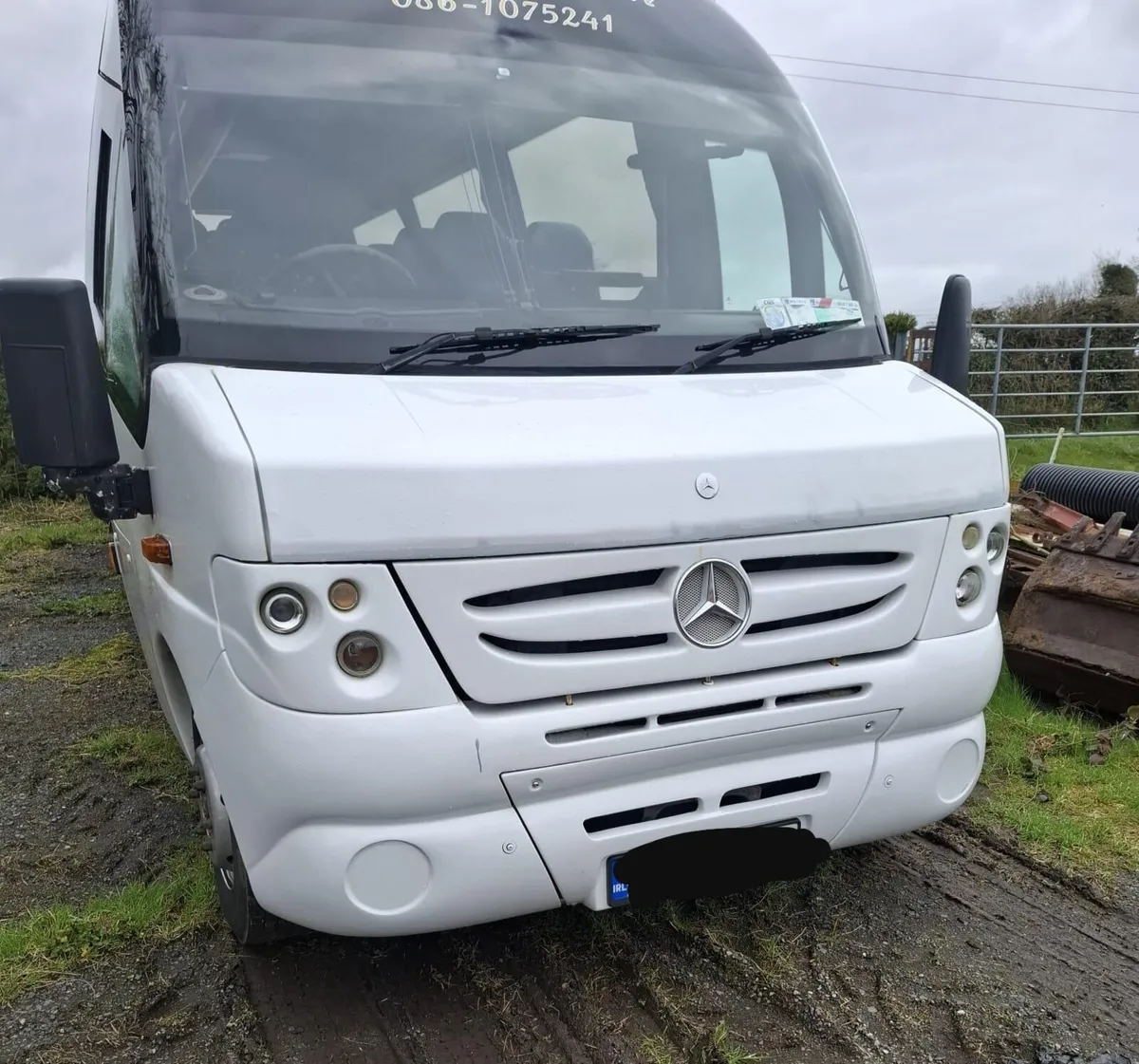 Wanted Mercedes Bus Window - Image 3