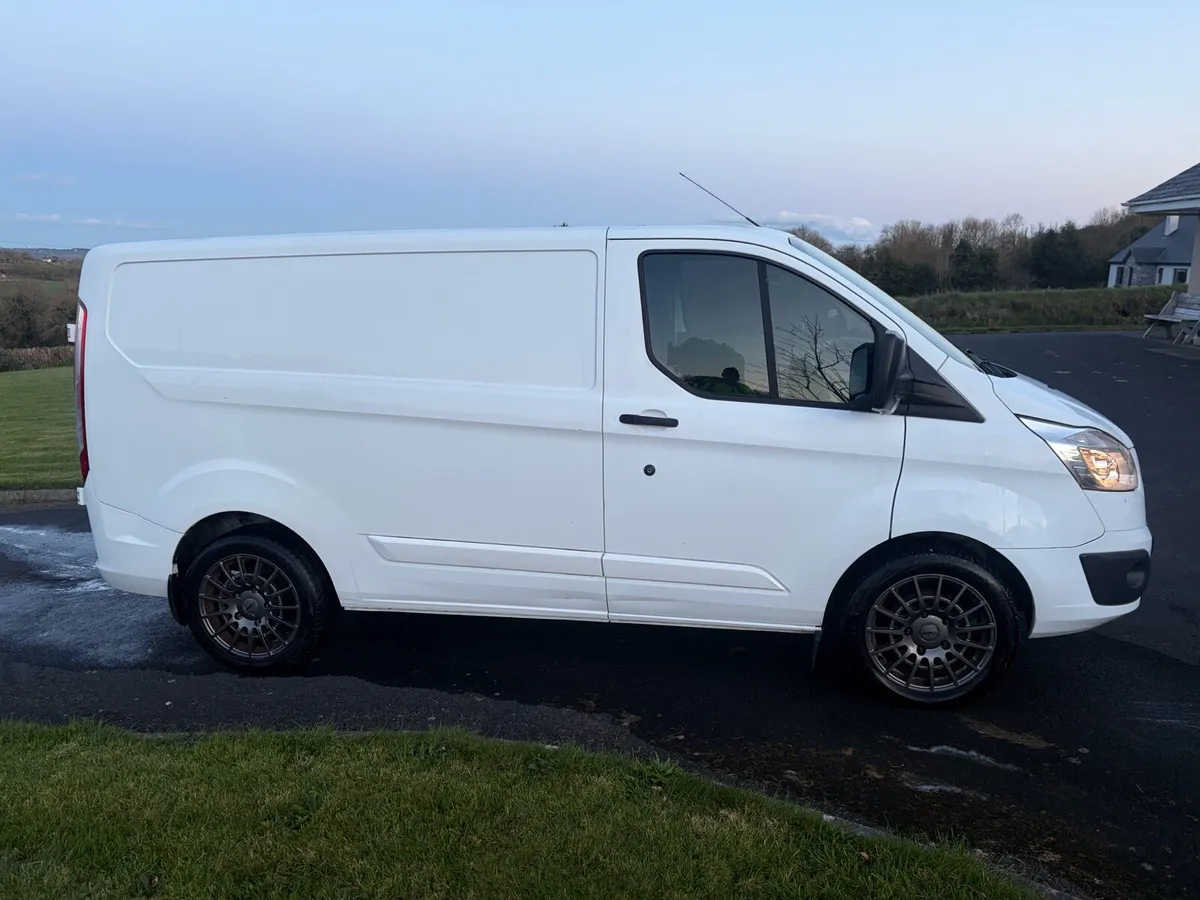 2017 Ford Transit Custom - Image 4
