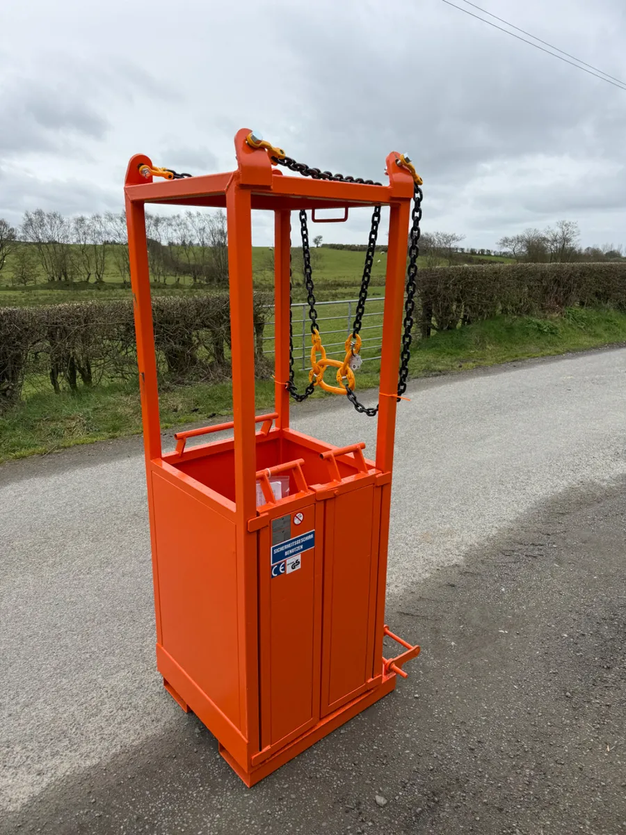 Crane Cage - Image 1