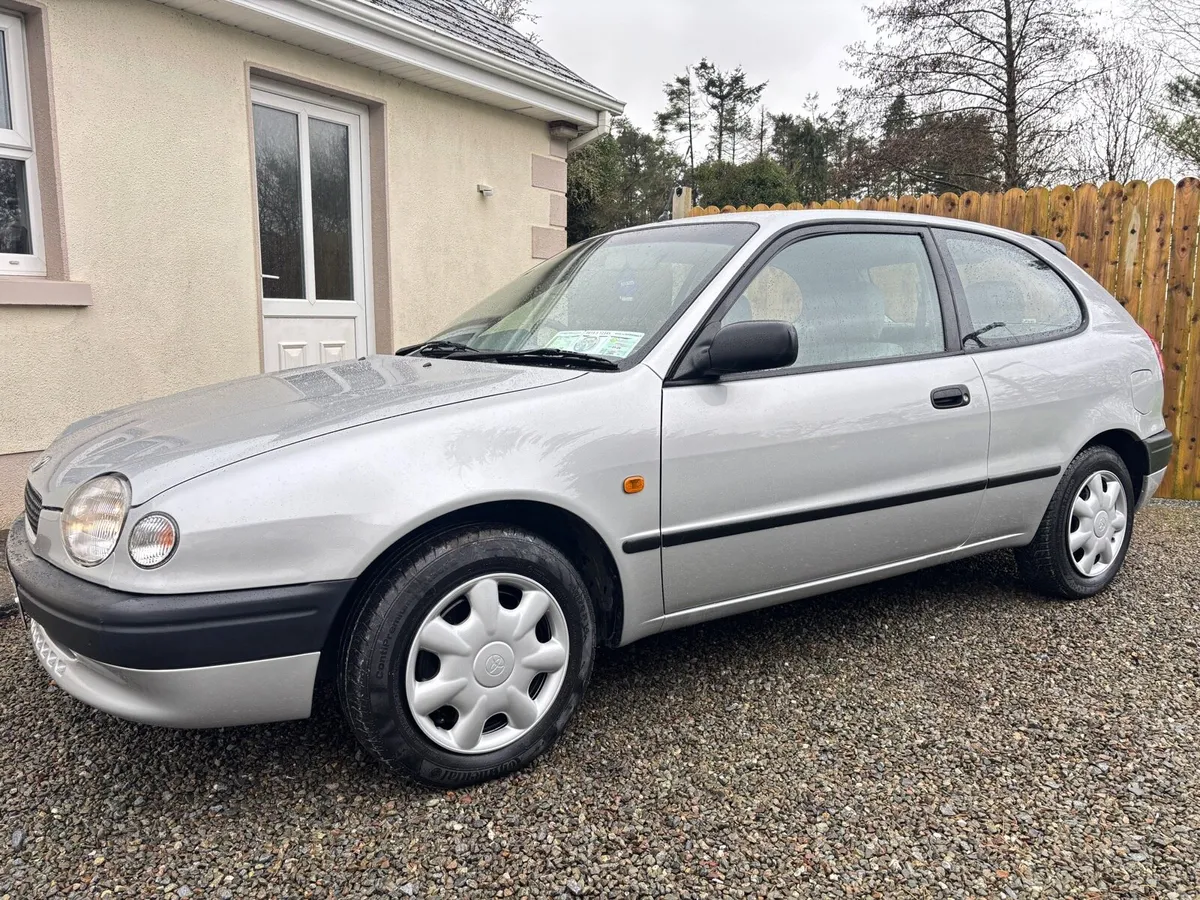 Toyota Corolla 1.3i Auto 49,000 miles - Image 2