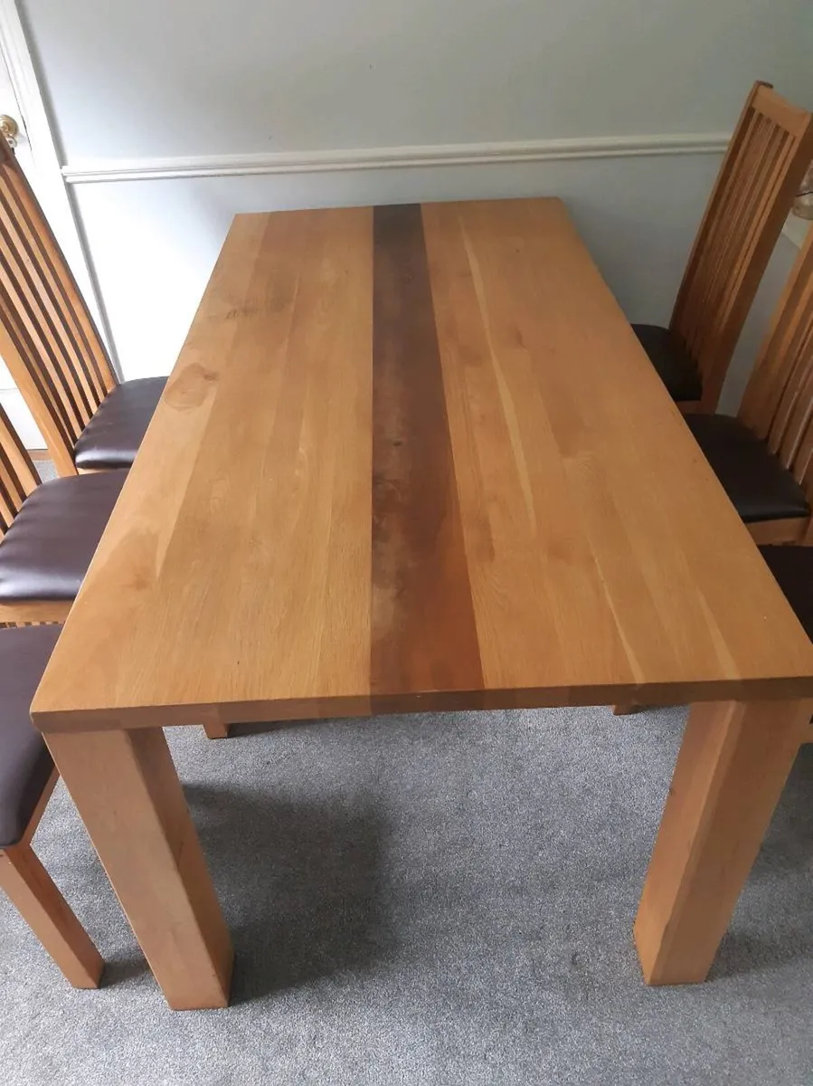 Table & Chairs - Image 3