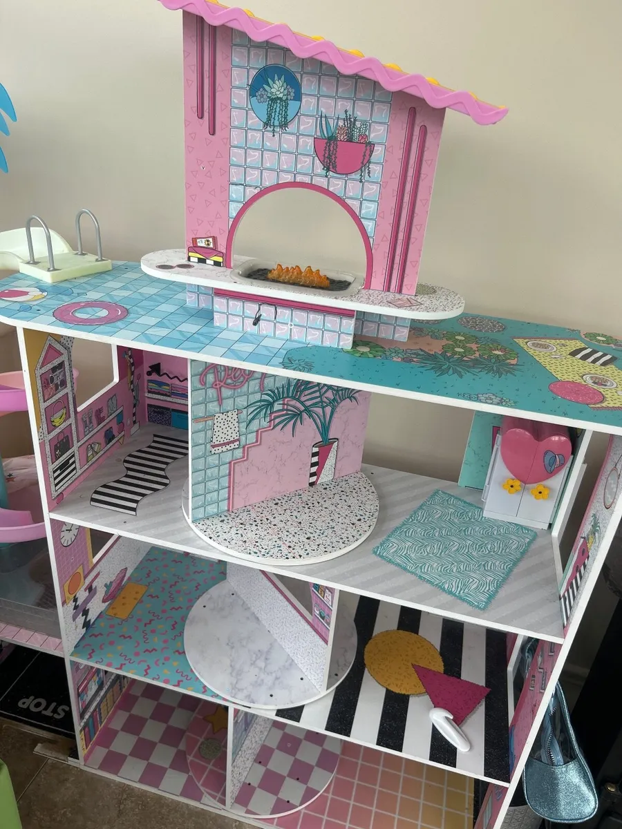 lol doll house