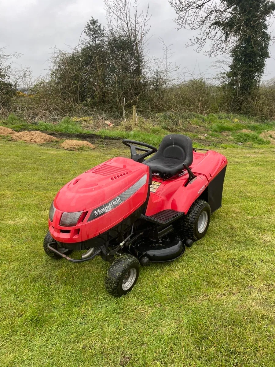 Castle garden ride on mower - Image 1