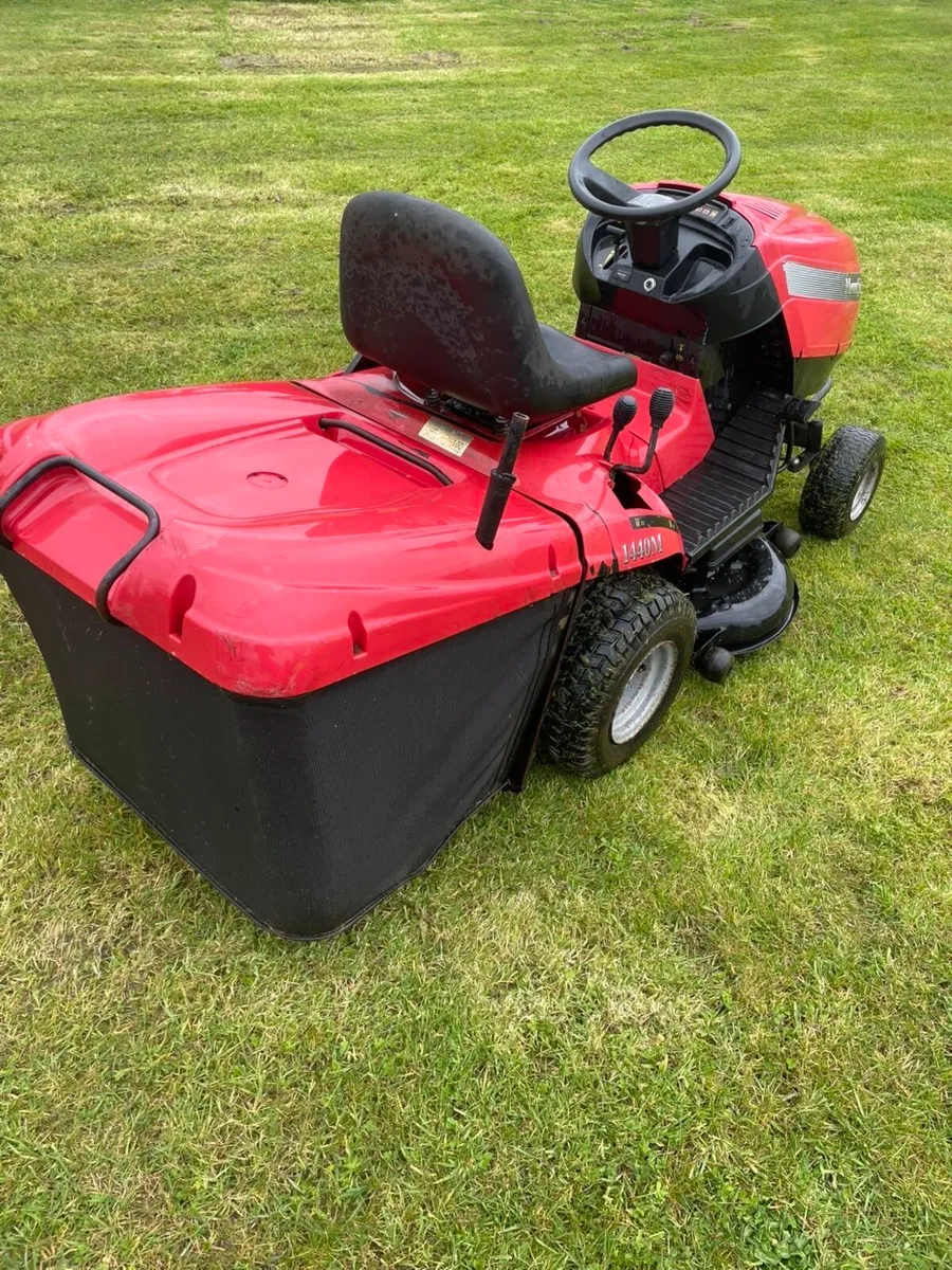 Castle garden ride on mower - Image 3