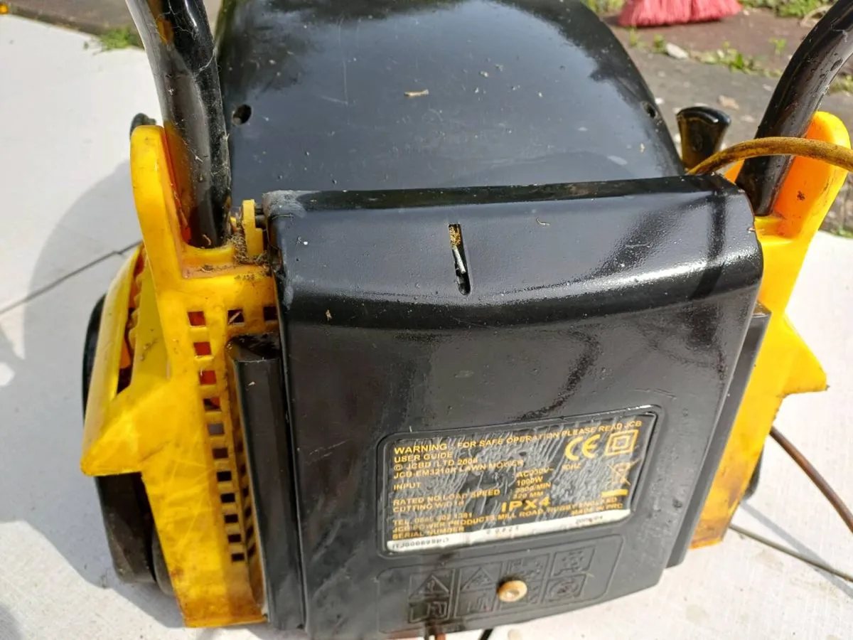 Lawn Mower JCB 1000w lawnmower - Image 3