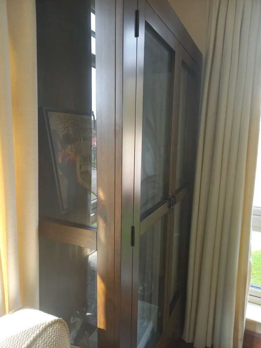 Oak cabinet - Image 4