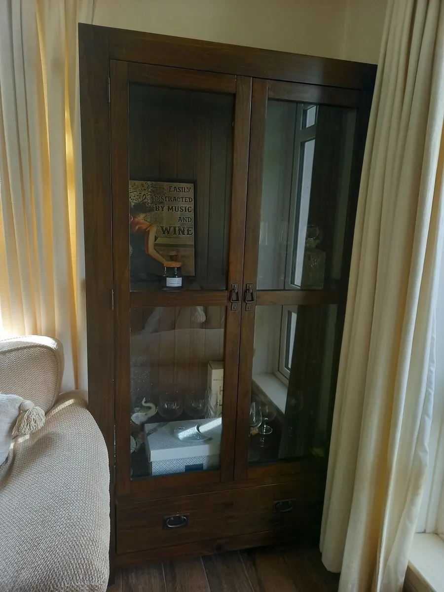 Oak cabinet - Image 1