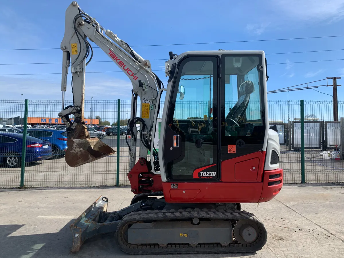 UNRESERVED 2023 TAKEUCHI TB230 EXCAVATOR FOR AUCT - Image 2