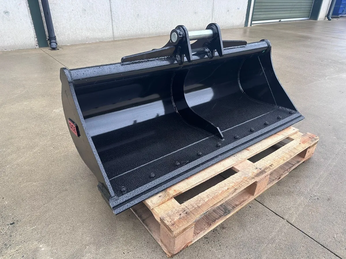 New Unused 8 ton 60 inch grading bucket - Image 2