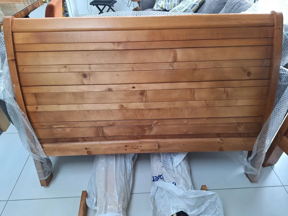 4ft 6" Sleigh Bed & Lockers - Image 3