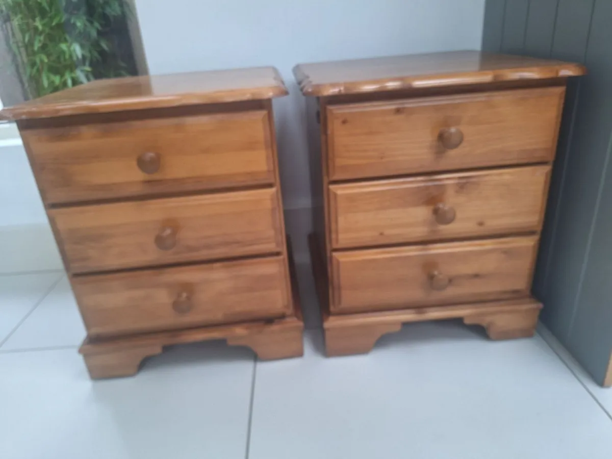 4ft 6" Sleigh Bed & Lockers - Image 2