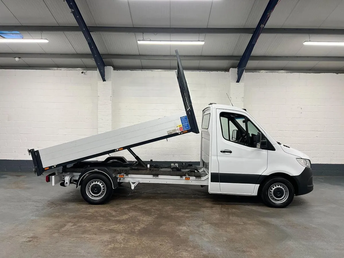 2022 Mercedes-Benz Sprinter Tipper Van - Image 1