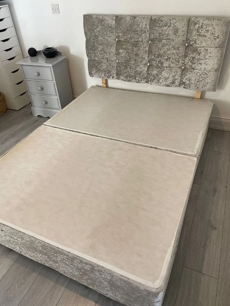 Double bed - Image 1