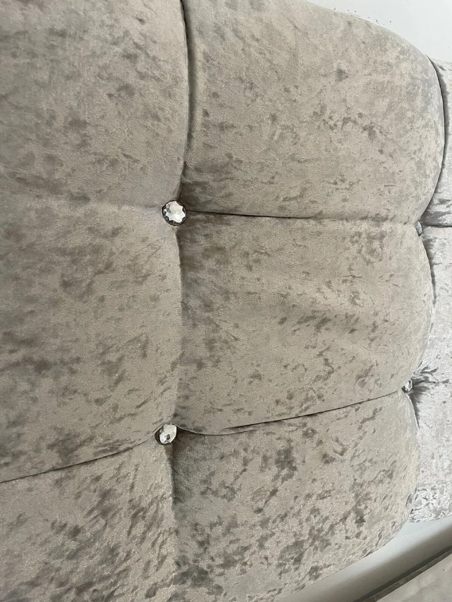 Double bed - Image 2