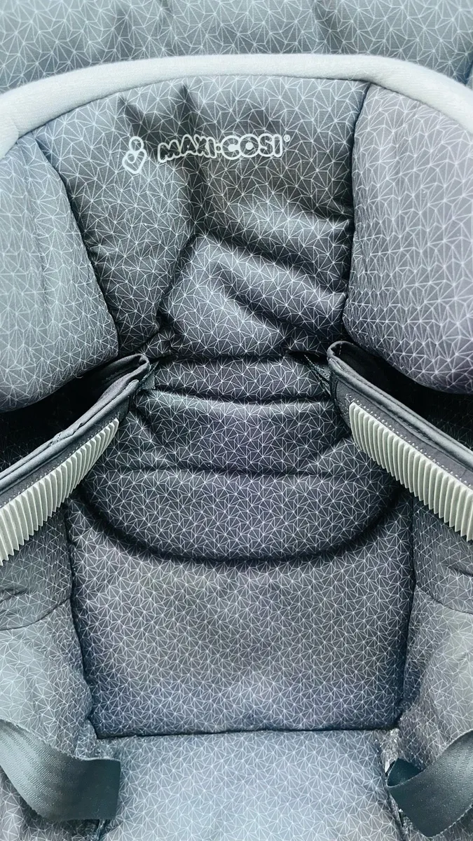 Maxi cosi Axiss car seat - Image 2