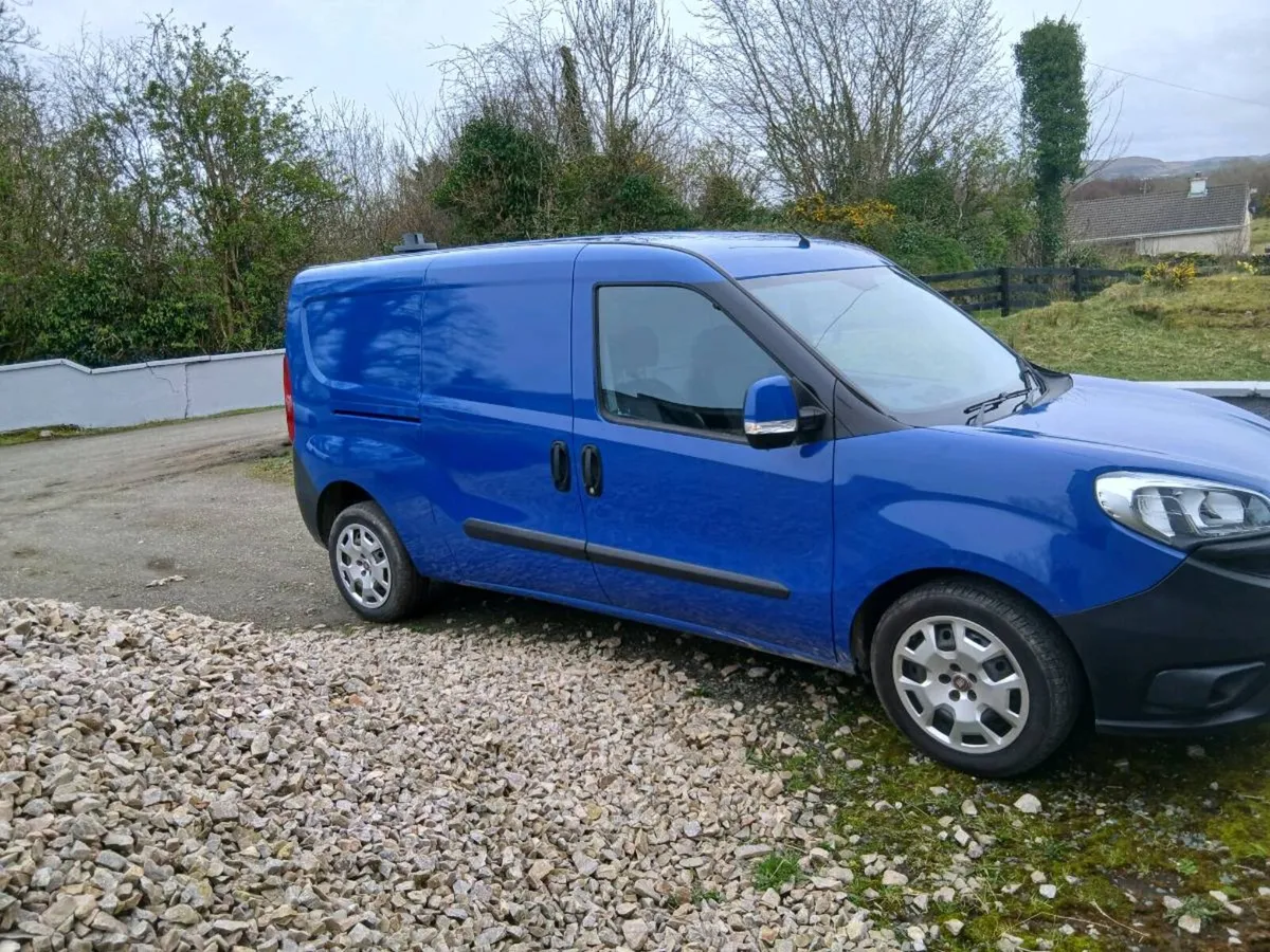 2016 fiat Doblo  van - Image 2