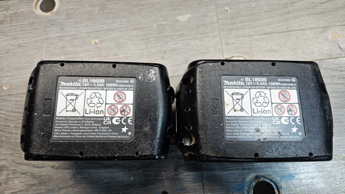 2x Genuine Makita batteries - Image 3