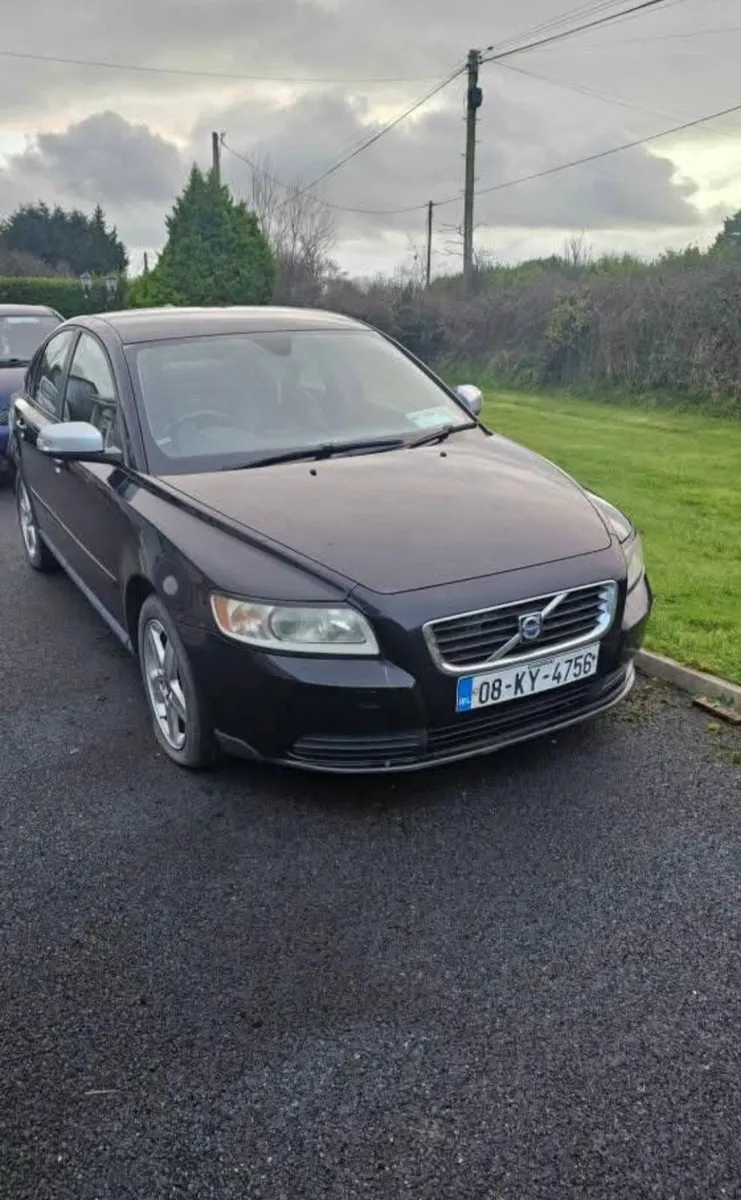 Volvo S40 - Image 1