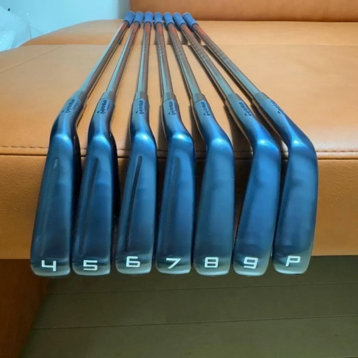 TaylorMade Red Bull P790 set 4~P Modus S flex - Image 1