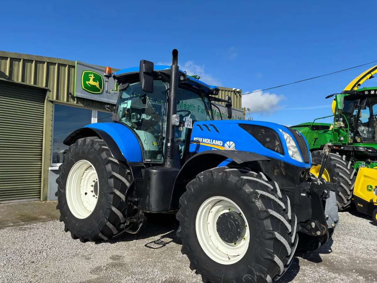 2017 New Holland T7 230 - Image 2