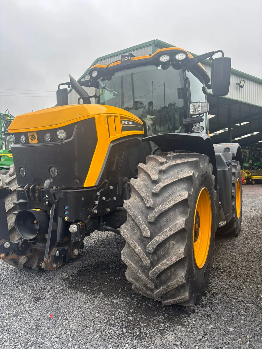 2021 JCB Fastrac 4220 - Image 1