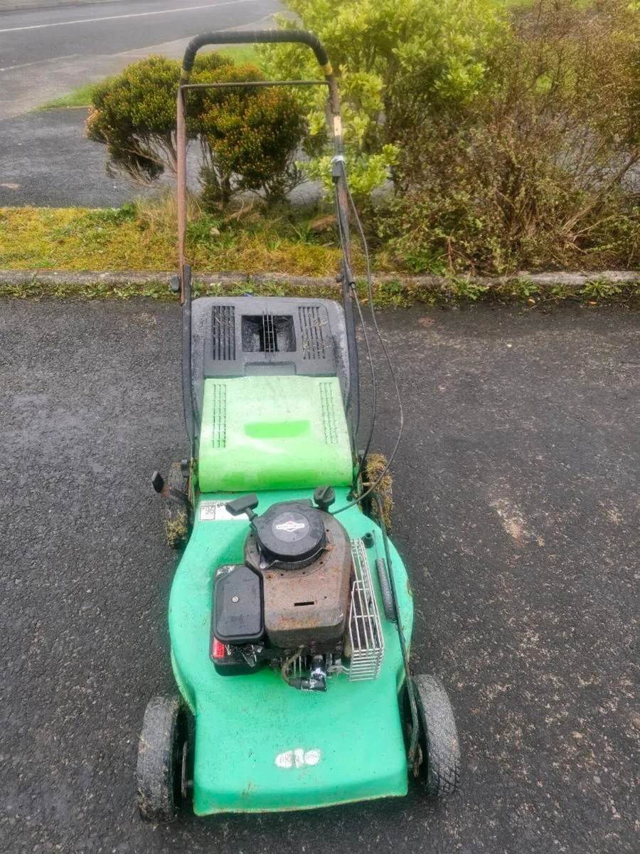 Push petrol lawnmower for sale - Image 1