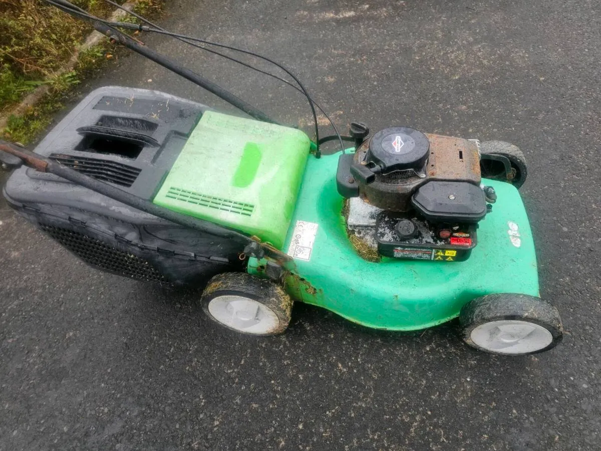 Push petrol lawnmower for sale - Image 2