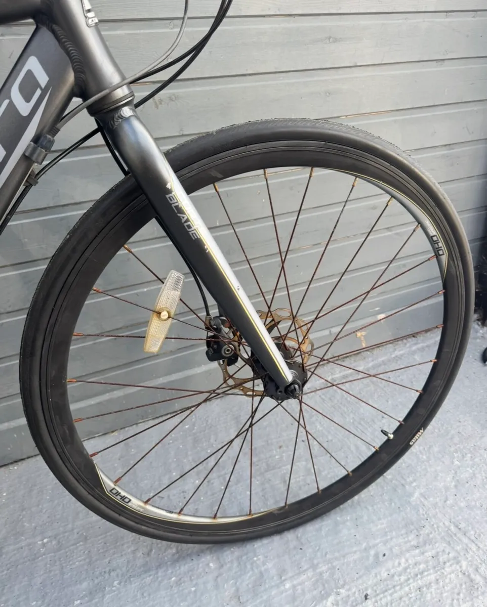 Flat bar road bike Hybrid - Image 3