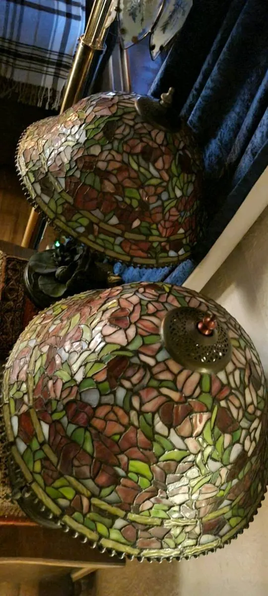 CLASSIC VINTAGE TIFFANY MOSAIC GLASS LAMPS - Image 3