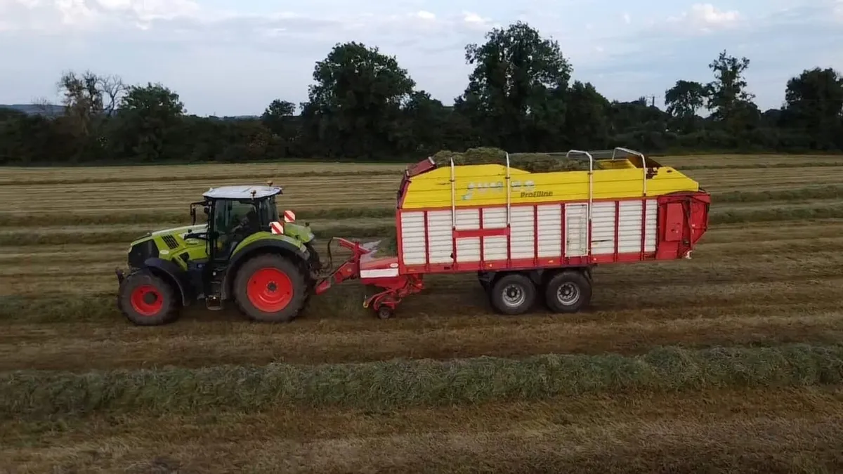Silage wagon - Image 1