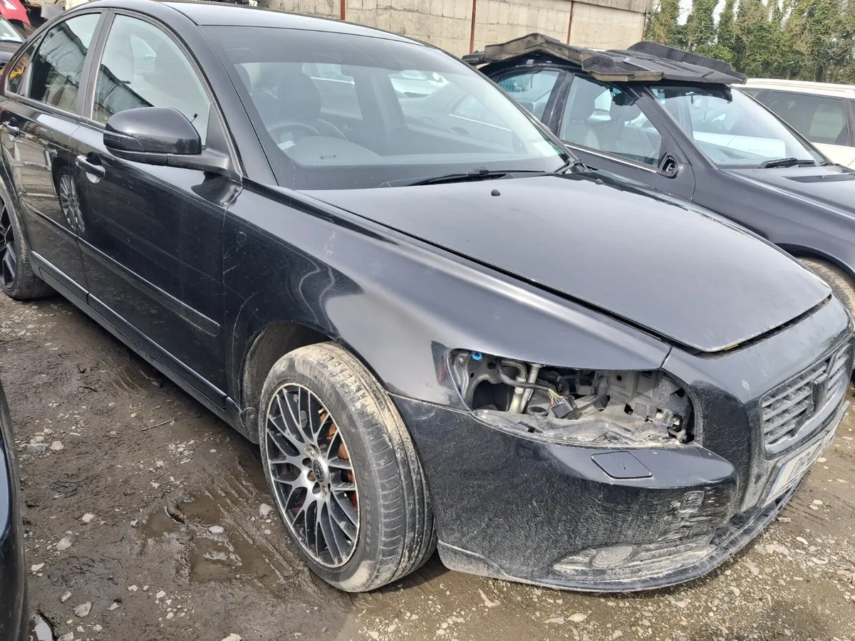 2008 Volvo s40 1.8l petrol parts - Image 2