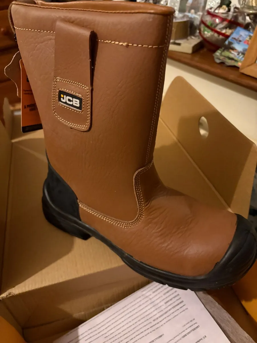 JCB Leather rigger boots size 8 Euro 42 - Image 3