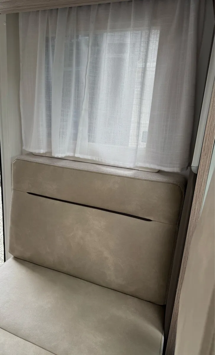 Camper Van - Image 4