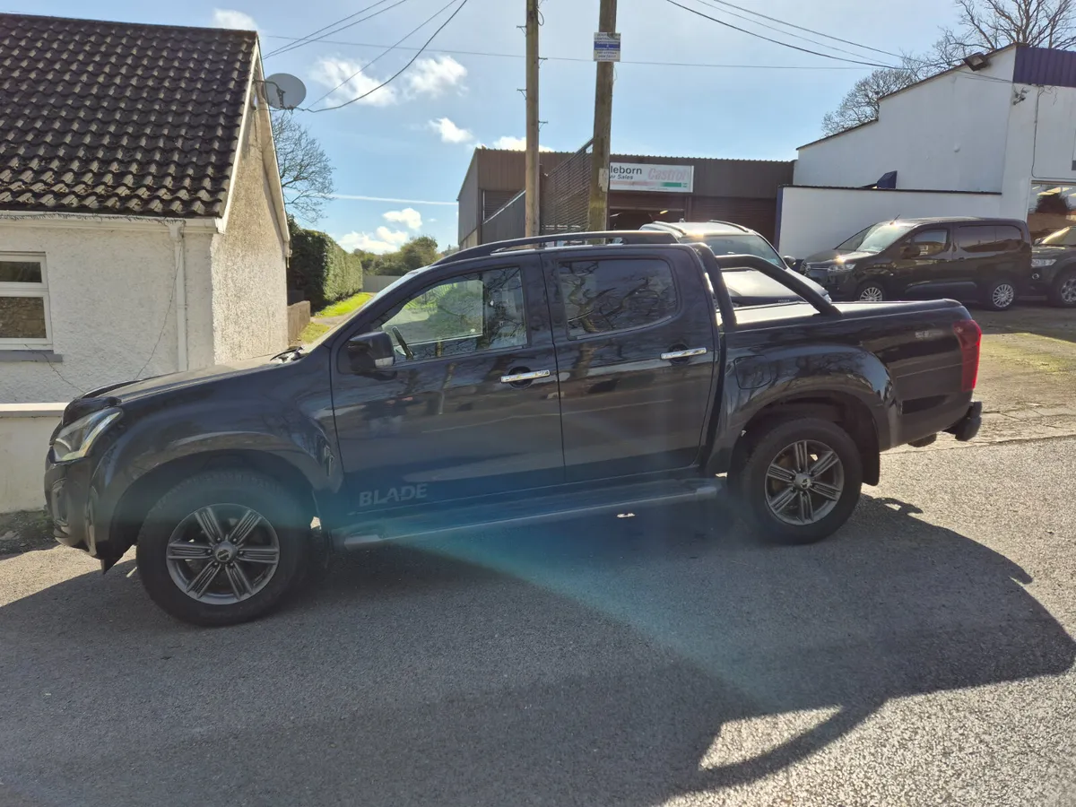 Isuzu D-Max 2018 - Image 2