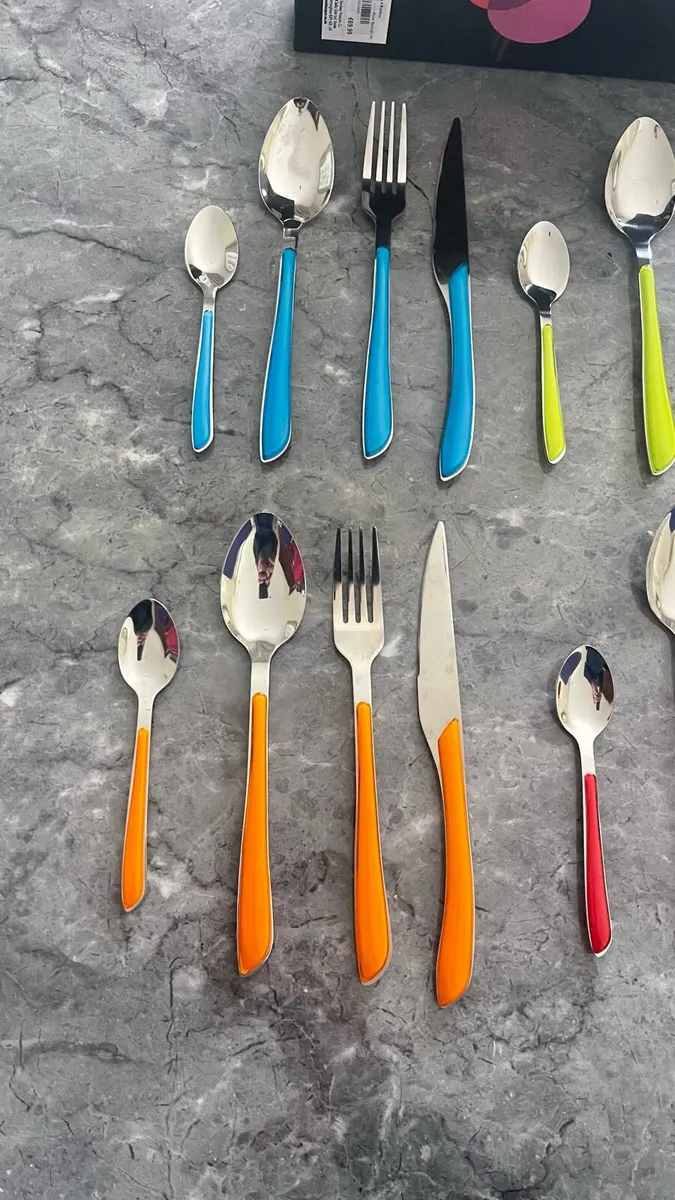 Zodiac Colours 16pc Rainbow Cutlery Set - Image 3